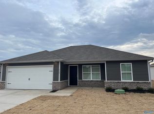 154 Olde Hearth Rd, New Market, AL 35761