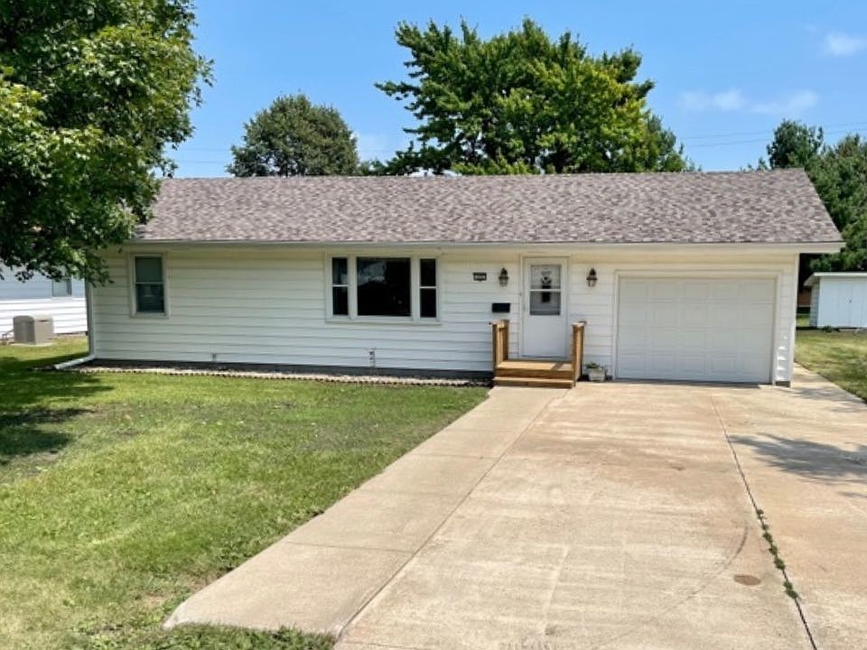 102 N Monroe St, Flanagan, IL 61740 Zillow