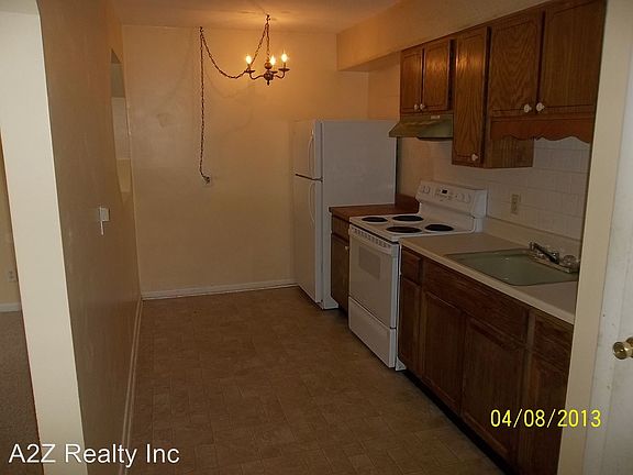 4th image of 130 S Estes Dr #G