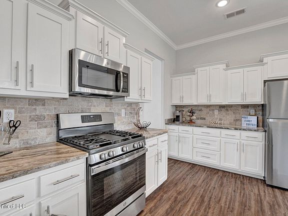 3rd image of 1717 Lia Ln