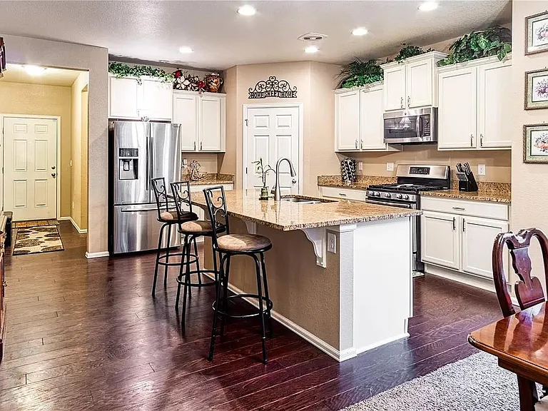20752 Park Hollow Dr — Photo 3