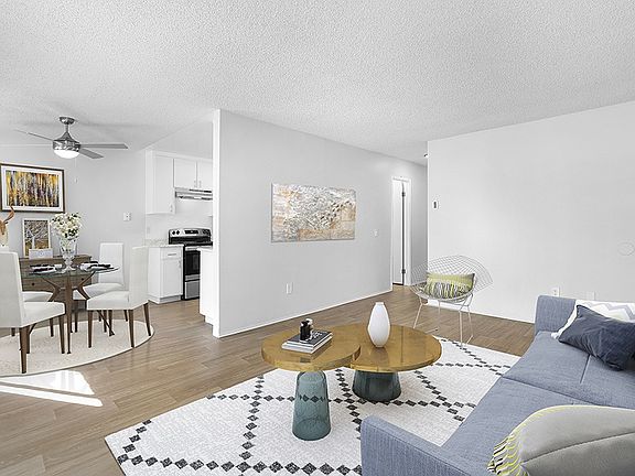 3rd image of 466 W Washington Ave #3930425
