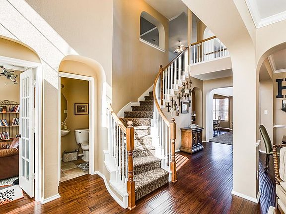 3rd image of 4700 Maple Hill Dr