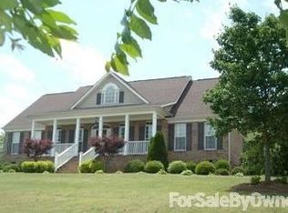 27 Mandarin Cir, Taylors, SC 29687