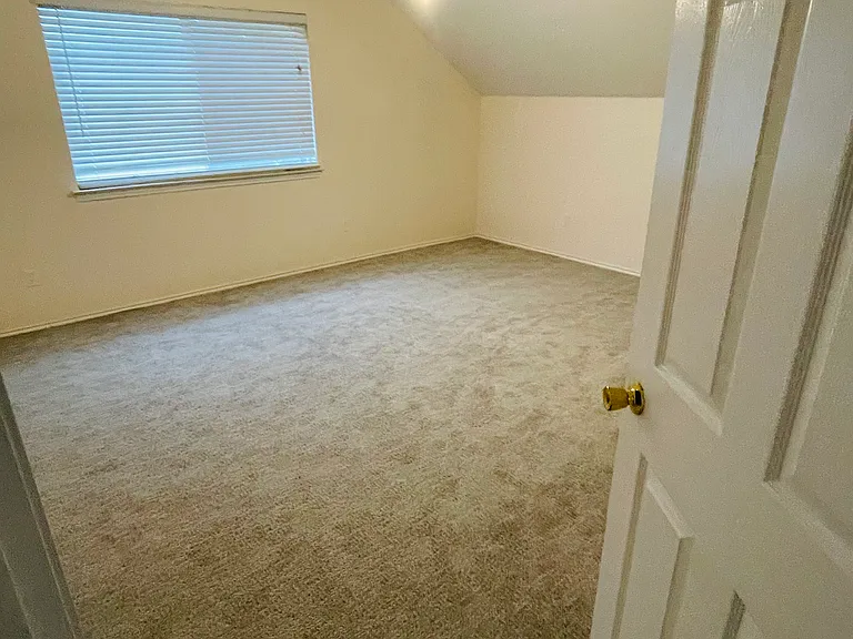 1817 Taron Cv — Photo 15