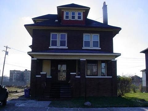 1st image of 31 W Grand Ave
