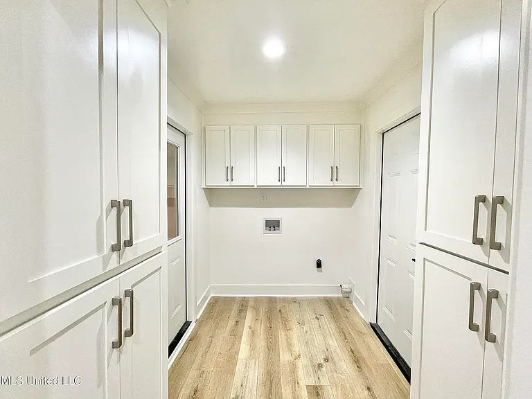 107 Pine Rd — Photo 8