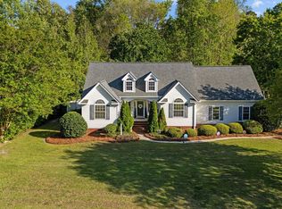 107 River Bluffs Dr, New Bern, NC 28560