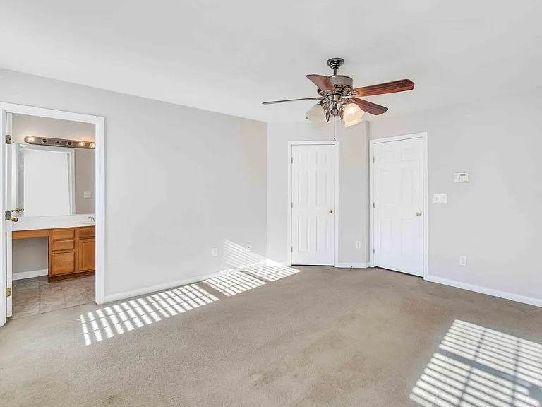 15744 Kensington Palace Ln — Photo 25