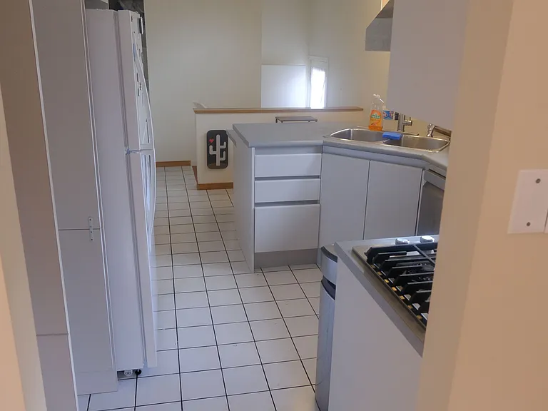 64 Grove Park Cres — Photo 8