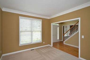 3rd image of 419 Old Deerfield Ln