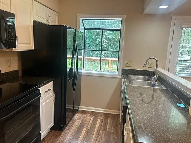 242 Thistle Ln — Photo 9