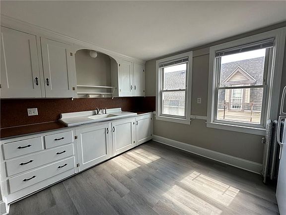 3rd image of 1245 Cranston St #3