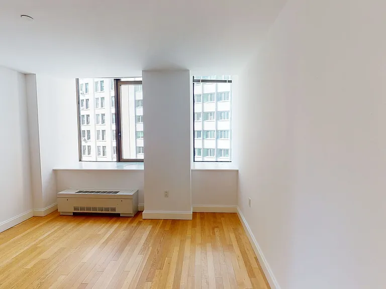 10 Hanover Square — Photo 87