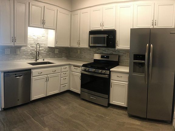 2nd image of 2160 Lago Ventana