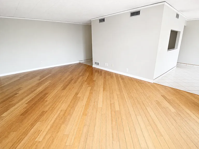 1 BR - Living Room