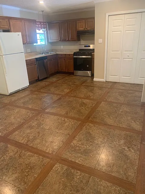 4 bed, 1.5 bath, 1430 sqft, $1,450 — Photo 2