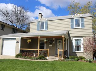 822 S Mitchell Ave, Arlington Heights, IL 60005