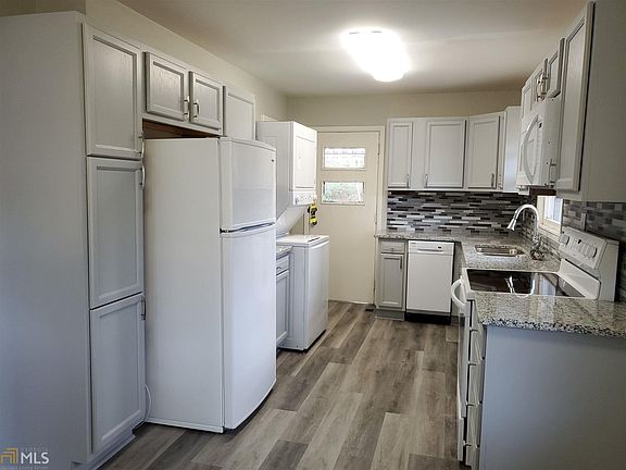 4th image of 5706 Cypress Dr