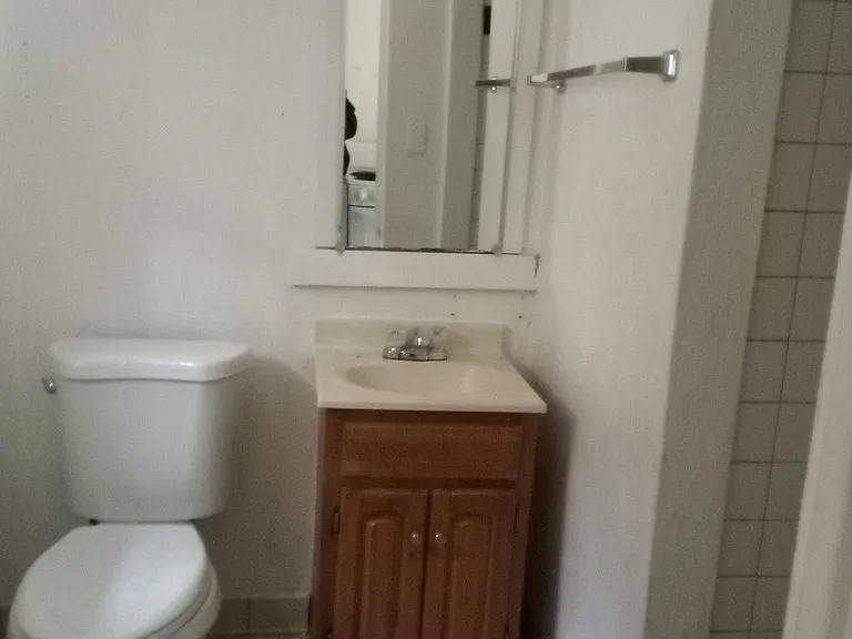 Unit 16 bathroom