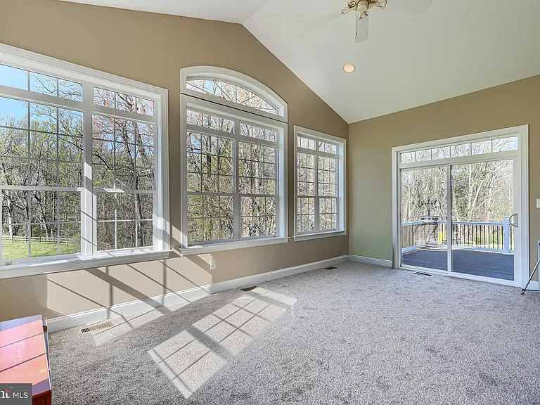 1319 Martin Meadows Dr — Photo 22
