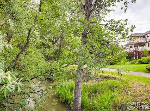 4th image of 8475 Greenwood Dr