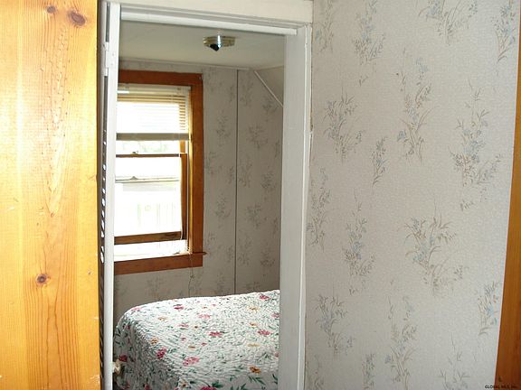5th image of 60 Schuyler St