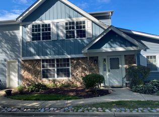 1536 Timber Trl #18-B, Wheaton, IL 60189