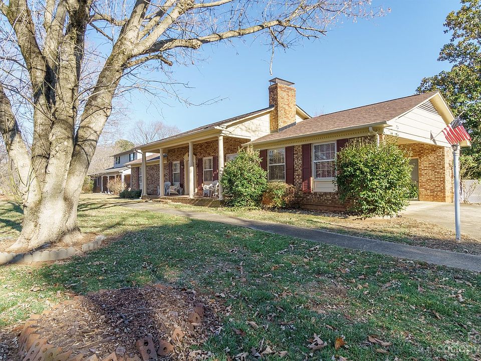 1st image of 472 Abby Park Ln