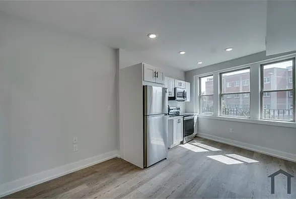2 bed, $3,113 — Photo 3