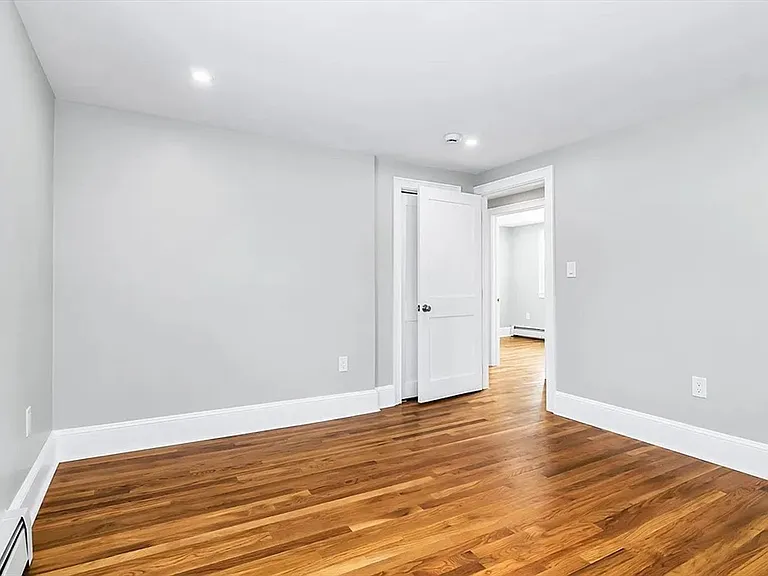 212 Cambridge Rd — Photo 28