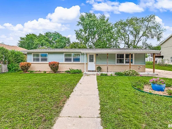 132 Center St, Pekin, IL 61554