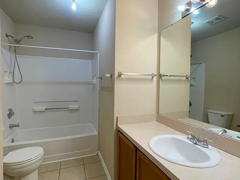 376 Spruce Dr — Photo 16