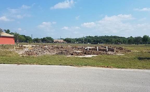 3rd image of 1316 Lincoln Ct
