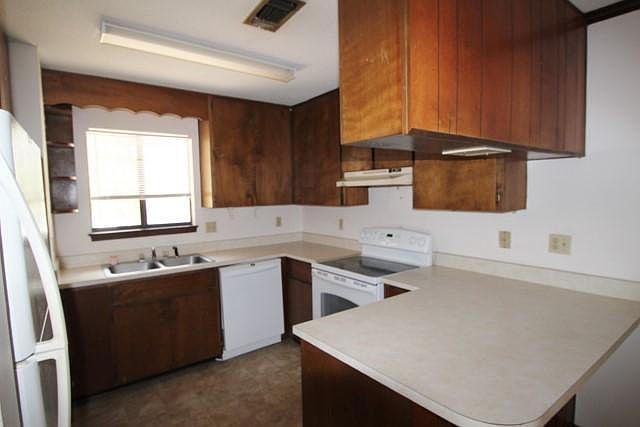 1st image of 110 Skinner Cir #C