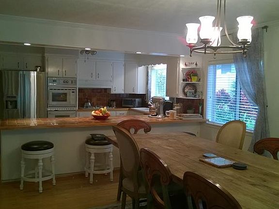 3rd image of 722 Granville Dr