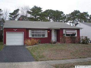 22 Caldwell Ct, Toms River, NJ 08757