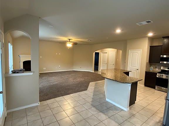 3rd image of 2121 Lake Hawthorne Trl