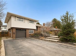 19 Douglas Rd, Hamilton, ON L9G2E2
