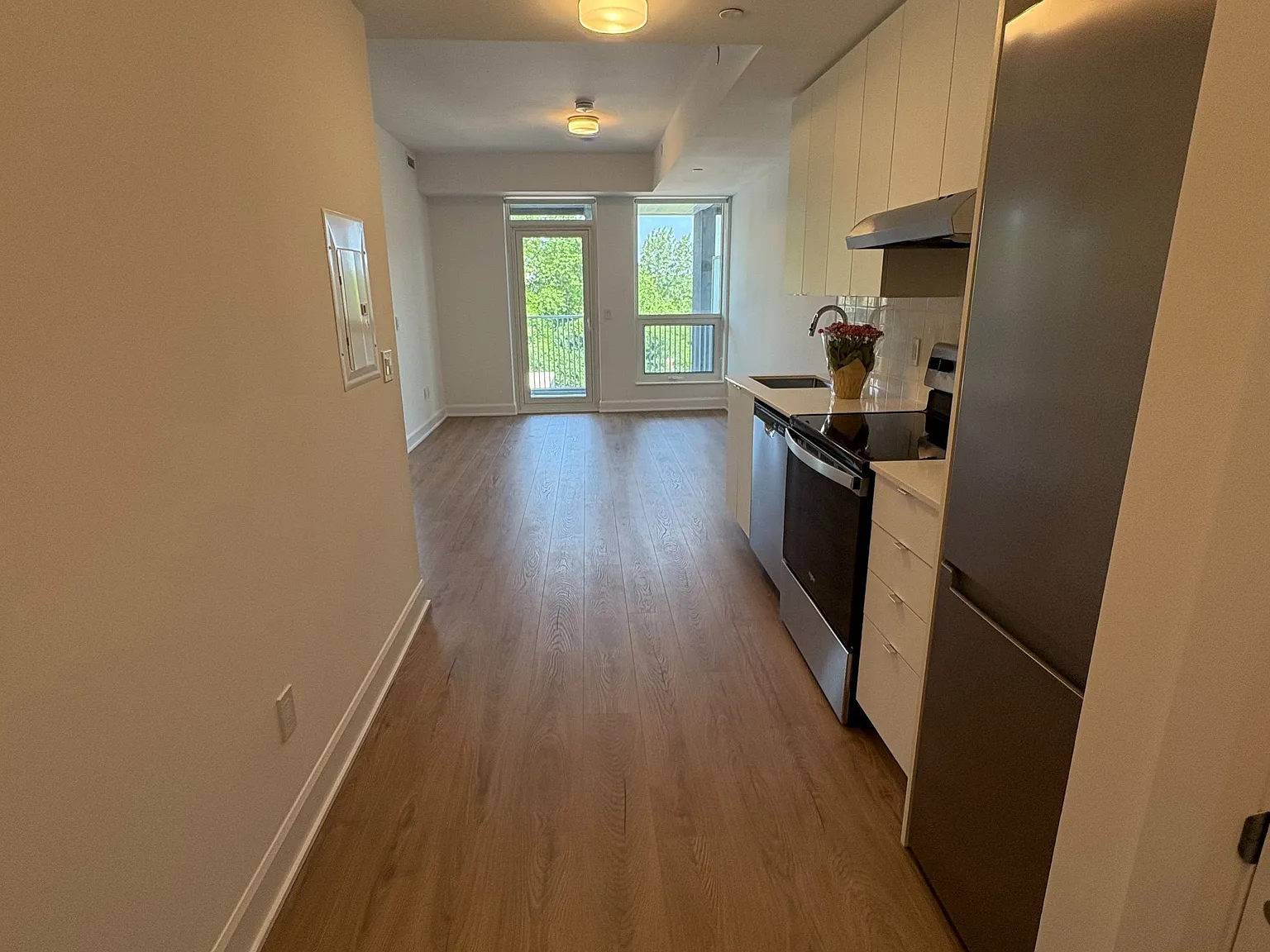 1 bed, $2,200 — Photo 4