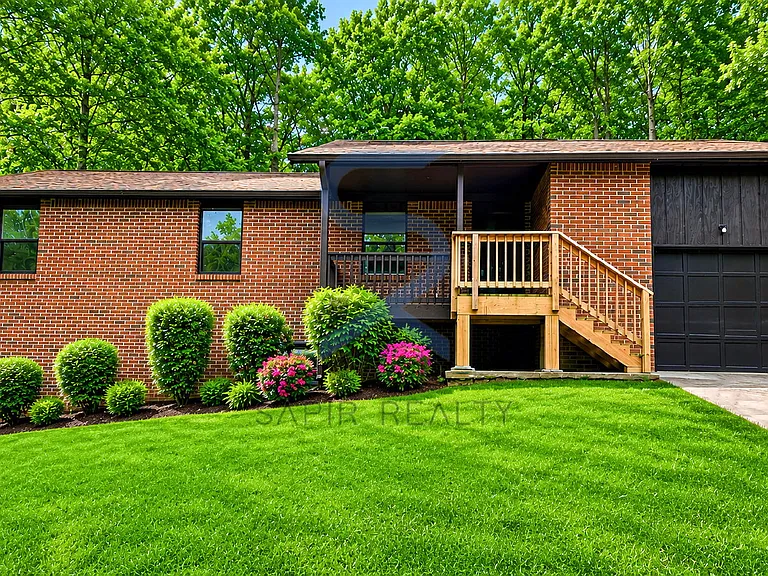 2840 Alexandria Dr SW — Photo 1