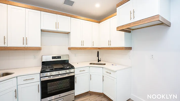 Rented by Nooklyn NYC LLC | media 24