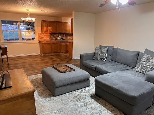 3006 N County Road 3500 — Photo 5