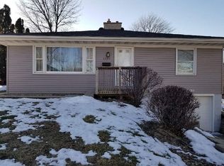 1727 Belle Ave, Cedar Falls, IA 50613