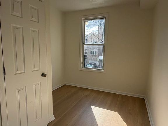 4th image of 65 Stone St Floor 2