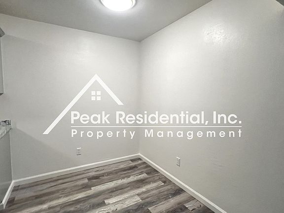 3rd image of 4540 Ashcroft Ave #9