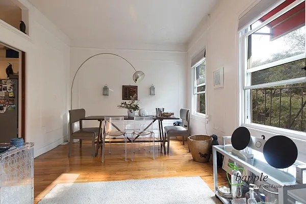 Rented by Bapple | media 7