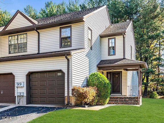 2nd image of 438 Oak Knoll Dr #438
