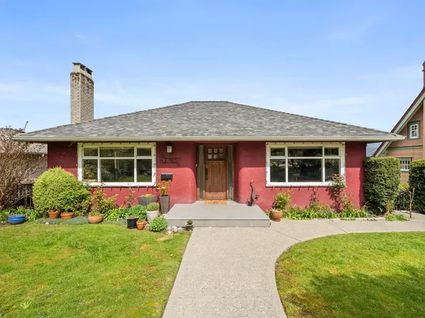 3765 Edinburgh St, Burnaby, BC V5C 1R4