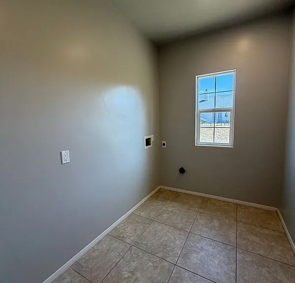 32586 Galleano Ave — Photo 9